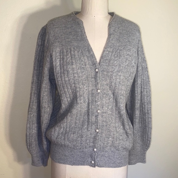 VERONICA JONES | 1960’S SWEATER - Picture 1 of 10